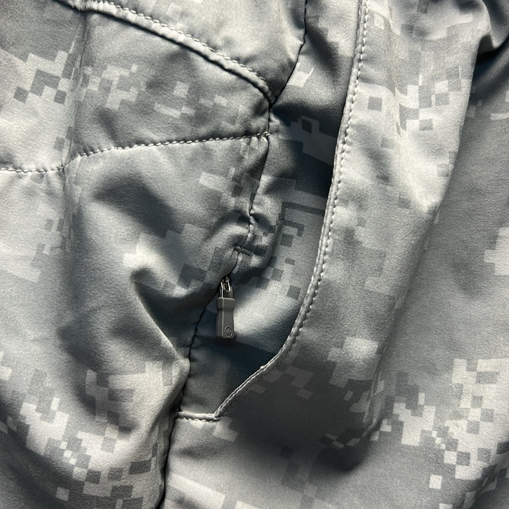 Peter Millar‎ - Picture 4 of 13